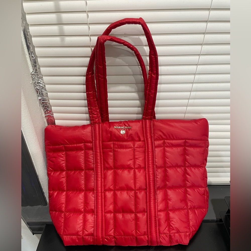 Micheal Kors Nylon Travel tote